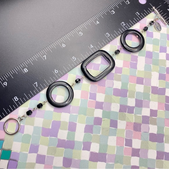 WHITE HOUSE BLACK MARKET Glass Geometric Toggle Clasp Silver Tone Bracelet - Picture 4 of 6